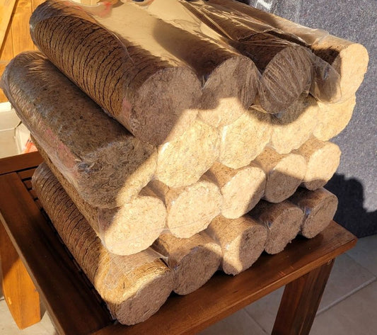 Chaleur Naturelle avec nos Bûches de Bois Compressé